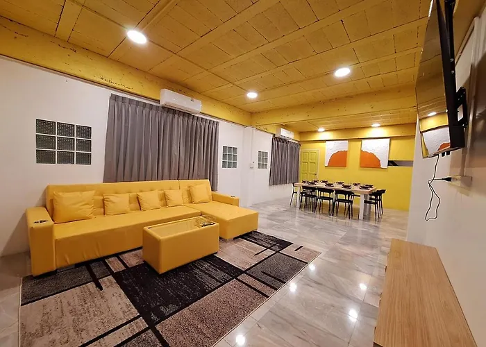 The Yellow House Poolvilla Banguecoque